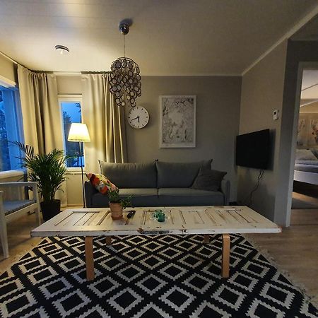 אינארי Vaere Holiday Home - Lakeside Relaxation Point מראה חיצוני תמונה